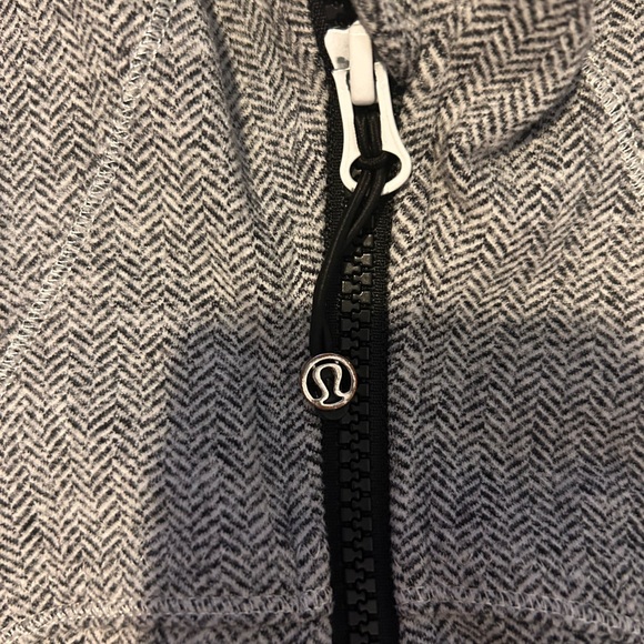Lululemon sweater - Picture 4 of 5